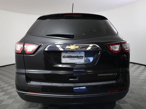 Used 2015 Chevrolet Traverse LT w/ Style and Technology Package image 3