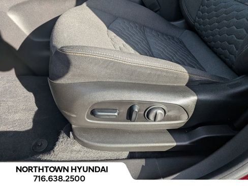 Used 2021 Chevrolet Equinox LT image 31