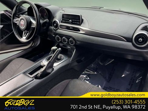 Used 2017 FIAT 124 Spider Classica RWD image 12