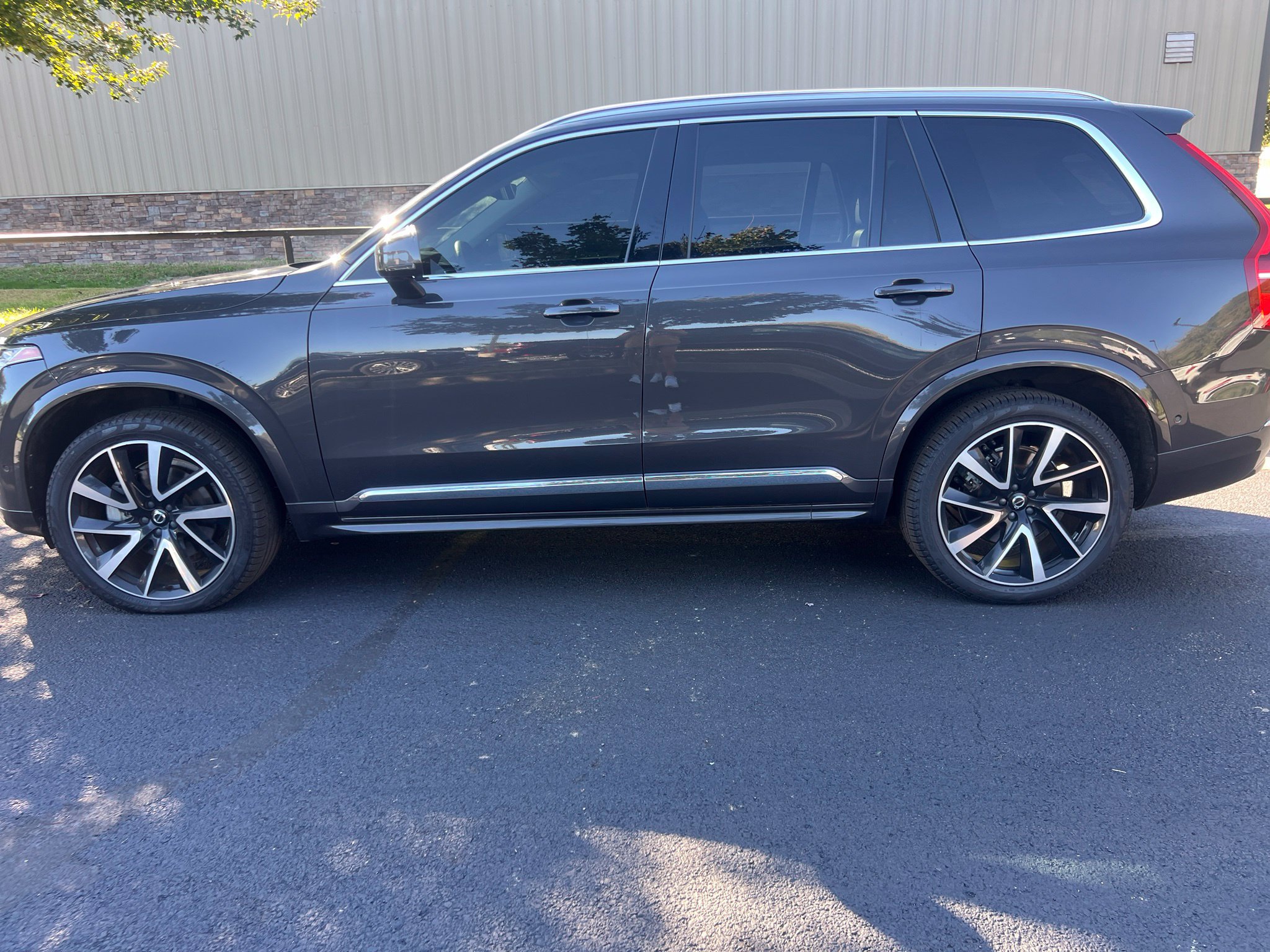 Used 2023 Volvo XC90 B5 Plus AWD/4WD image 9