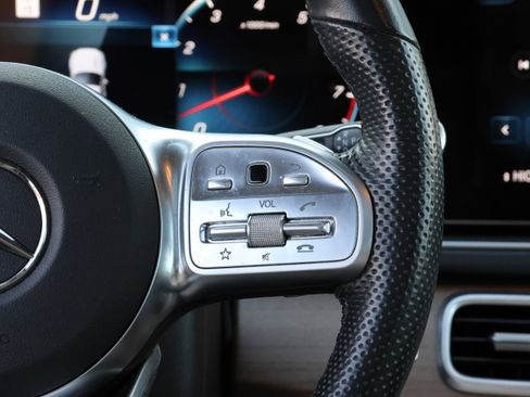 Used 2022 Mercedes-Benz GLS 450 4MATIC image 21