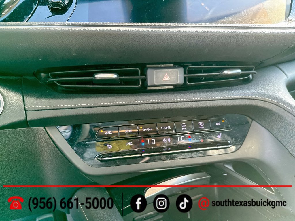 Used 2022 Buick Envision Essence w/ Technology Package I FWD image 17