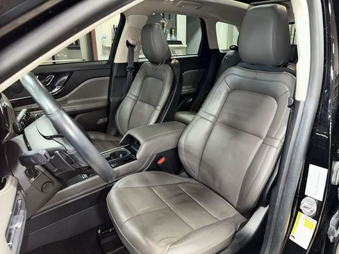 Used 2023 Lincoln Corsair Reserve w/ Equipment Group 201A image 13