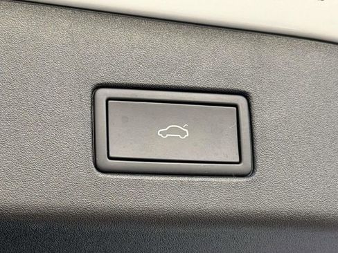 Used 2022 Volkswagen ID.4 Pro S image 11