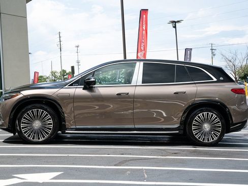 Used 2024 Mercedes-Benz Maybach EQS 680 4MATIC image 23