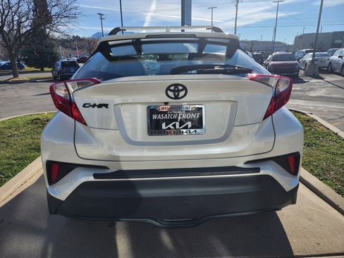 Used 2021 Toyota C-HR LE image 6