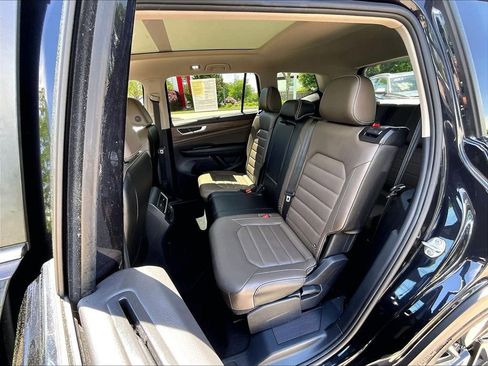 Used 2024 Volkswagen Atlas SEL AWD/4WD image 15