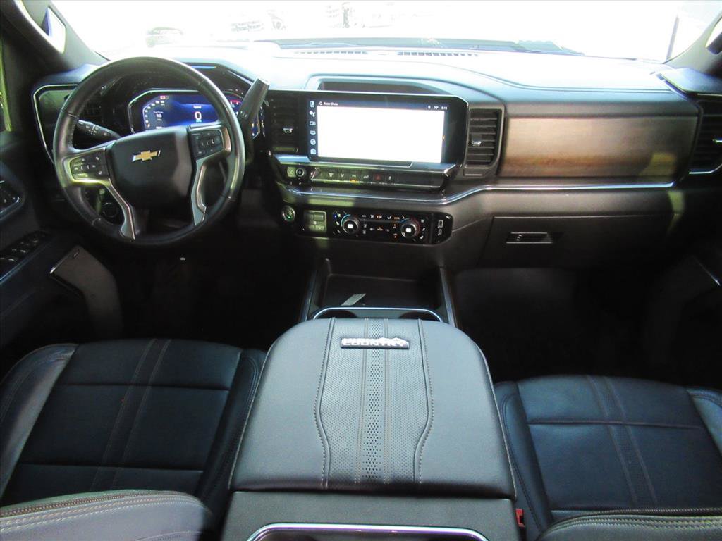 Used 2024 Chevrolet Silverado 2500 High Country w/ Technology Package AWD/4WD image 13