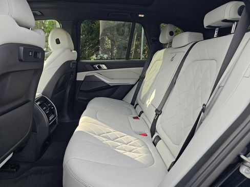 Used 2023 BMW X5 xDrive40i w/ M Sport Package image 19