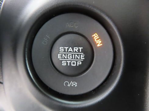 Certified 2022 Jeep Wrangler Unlimited Sport image 9