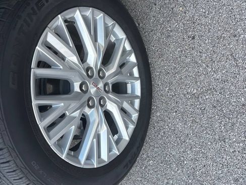 Used 2025 GMC Acadia Elevation w/ Elevation Premium Package FWD image 48