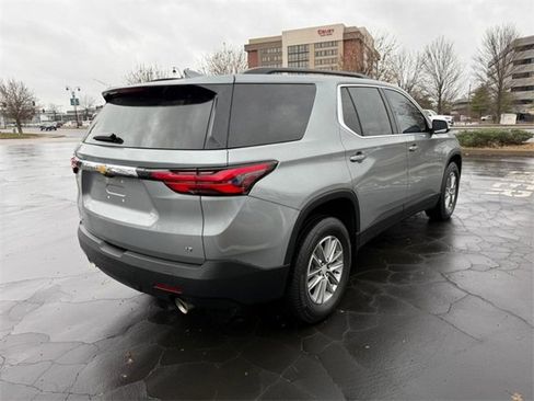 Used 2023 Chevrolet Traverse LT image 8
