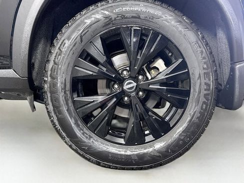 Used 2023 Nissan Rogue SV w/ SV Premium B Package image 26