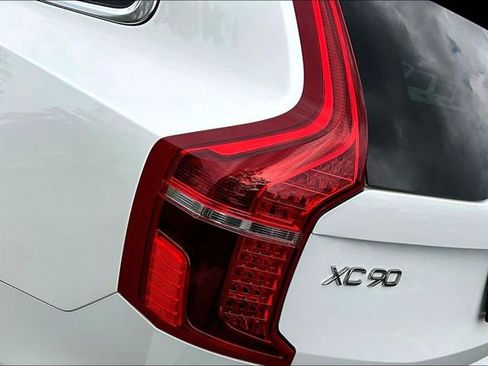 Used 2023 Volvo XC90 B5 Core w/ Climate Package AWD/4WD image 23