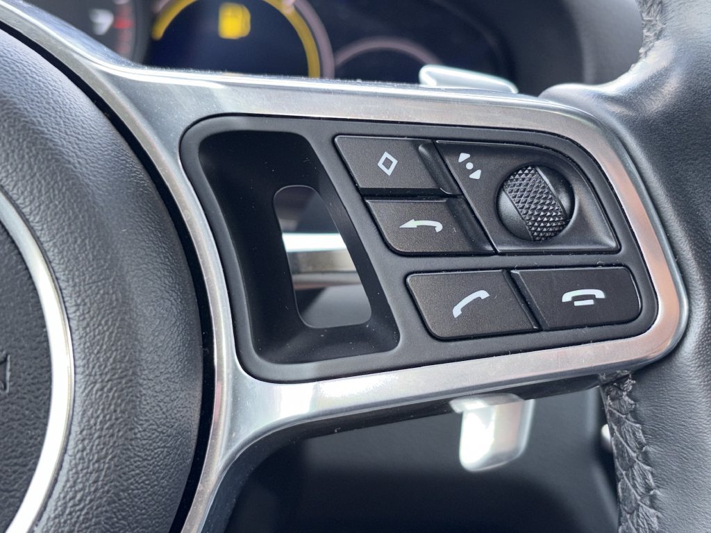 Used 2020 Porsche Cayenne AWD/4WD image 12