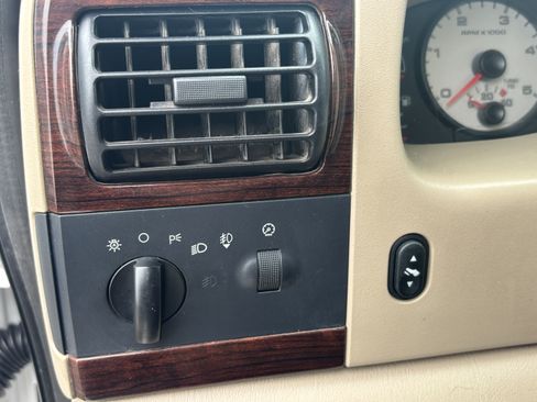 Used 2005 Ford F350 King Ranch RWD image 5
