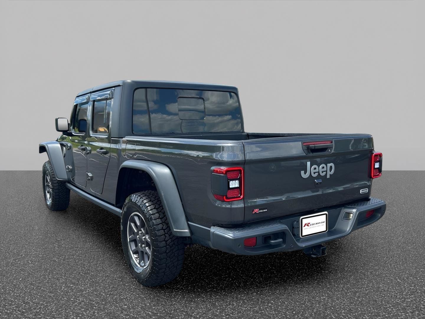 Used 2021 Jeep Gladiator Overland AWD/4WD image 5