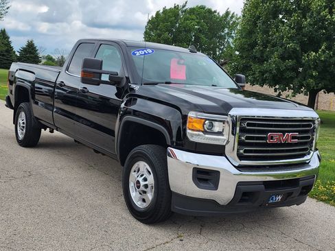 Used 2019 GMC Sierra 2500 SLE w/ Suspension Package, Off-Road AWD/4WD image 6