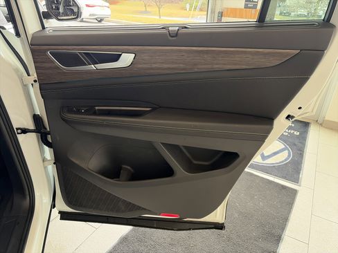 Used 2024 Volkswagen Atlas SEL image 37