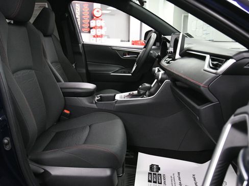 Certified 2023 Toyota RAV4 SE image 27