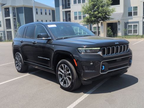 Used 2023 Jeep Grand Cherokee Overland AWD/4WD image 1