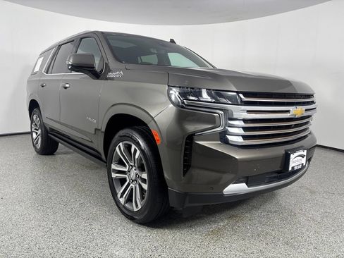 Used 2021 Chevrolet Tahoe High Country w/ Premium Package AWD/4WD image 15