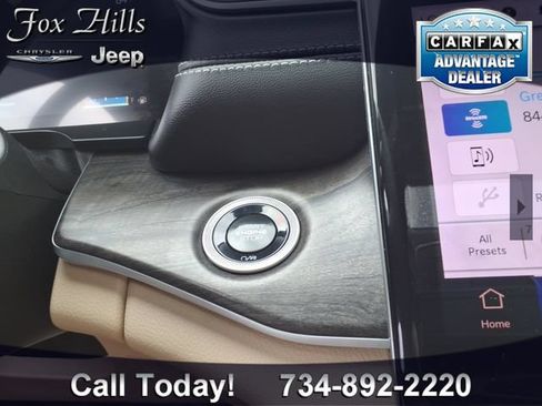 Used 2025 Jeep Grand Cherokee L Limited w/ Luxury Tech Group II AWD/4WD image 26