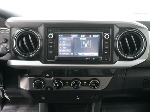 Used 2016 Toyota Tacoma SR5 w/ Towing Package AWD/4WD image 18