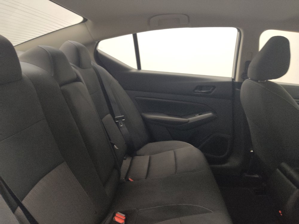 Used 2025 Nissan Altima 2.5 SV FWD image 19