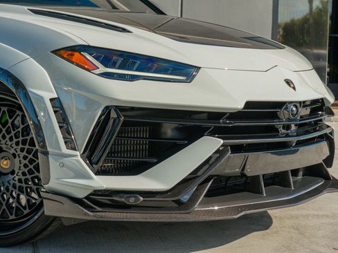 Used 2024 Lamborghini Urus Performante image 31