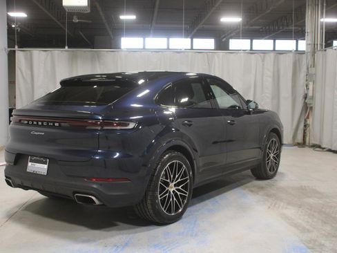 Used 2024 Porsche Cayenne Coupe AWD/4WD image 21