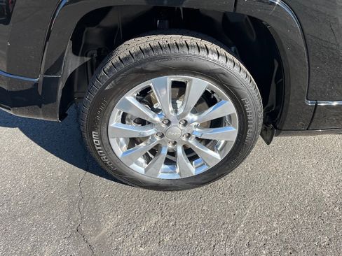 Used 2018 Jeep Cherokee Overland w/ Technology Group image 44