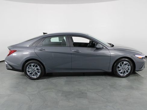 Certified 2024 Hyundai Elantra SEL FWD image 12