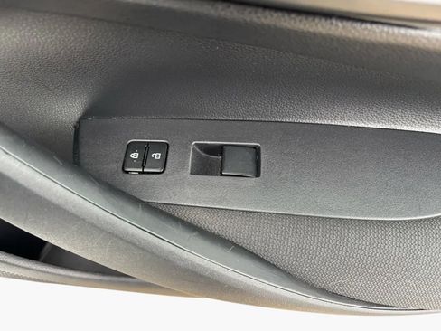 Used 2024 Toyota Corolla LE image 28