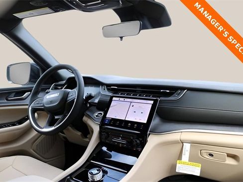 New 2025 Jeep Grand Cherokee Limited image 14