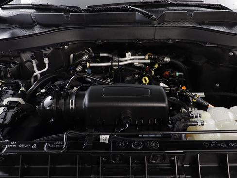 Used 2022 Ford Explorer XLT w/ Equipment Group 202A image 23