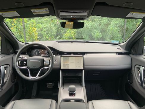 Certified 2025 Land Rover Discovery Sport Dynamic SE image 18