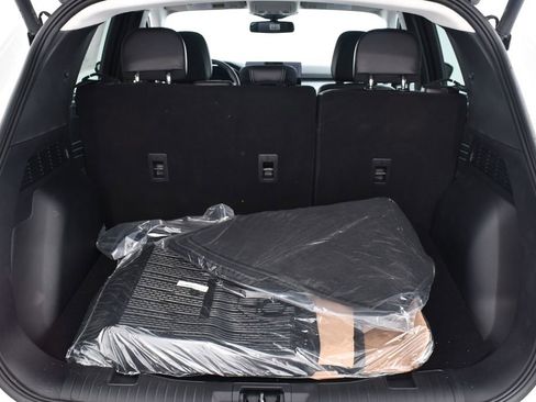 New 2025 Ford Escape SE w/ PHEV Premium Package image 19