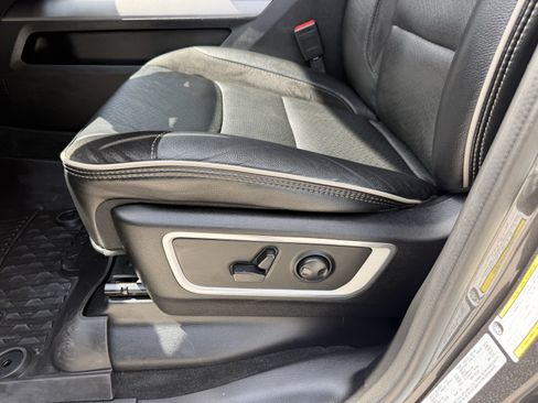 Used 2023 RAM 1500 Laramie AWD/4WD image 29