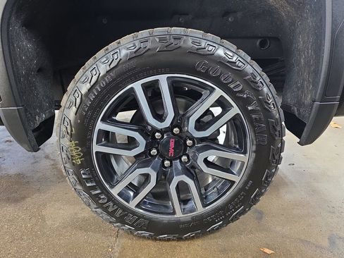 New 2026 GMC Sierra 1500 AT4 w/ AT4 Premium Package AWD/4WD image 35