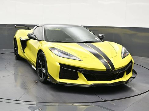 Used 2023 Chevrolet Corvette Z06 RWD image 8
