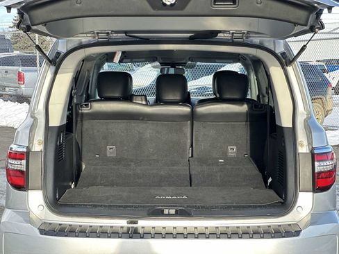 Used 2022 Nissan Armada SV image 19