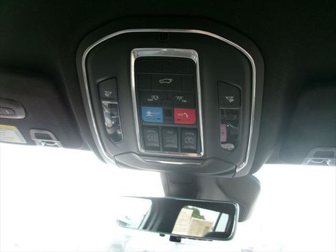 Used 2026 Jeep Grand Cherokee Limited AWD/4WD image 20