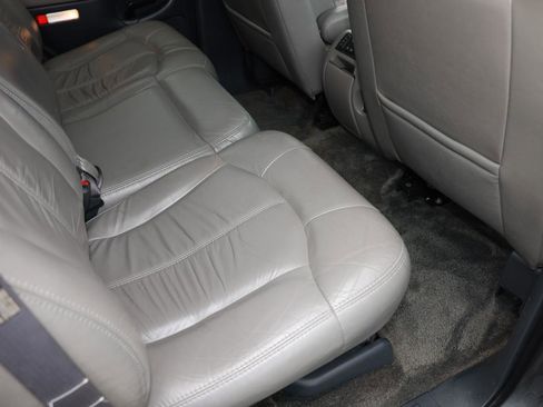 Used 2002 Chevrolet Tahoe LT RWD image 12