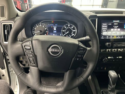 New 2026 Nissan Frontier SV w/ SV Convenience Package image 18