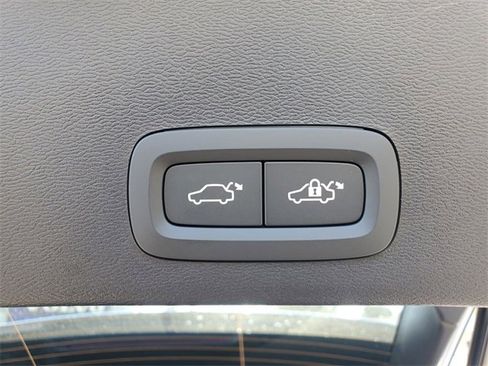 New 2026 Volvo XC40 B5 Plus w/ Protection Package Premier image 34