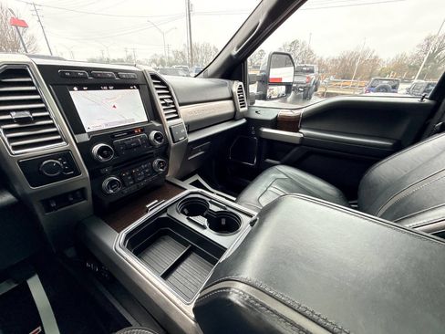 Used 2017 Ford F350 Platinum w/ Platinum Ultimate Package image 37