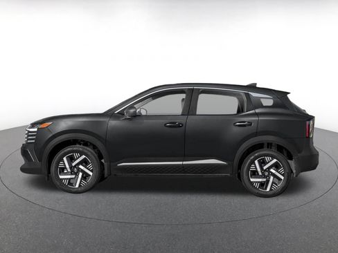 Used 2025 Nissan Kicks SV AWD/4WD image 3