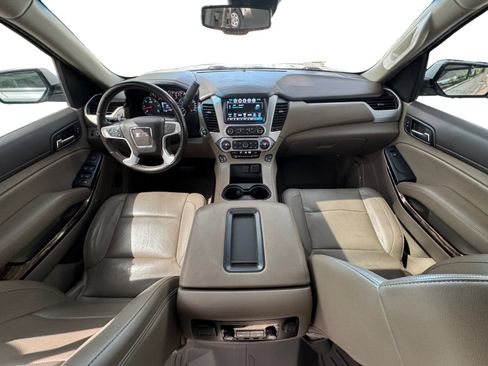 Used 2018 GMC Yukon XL SLT w/ Open Road Package RWD image 12