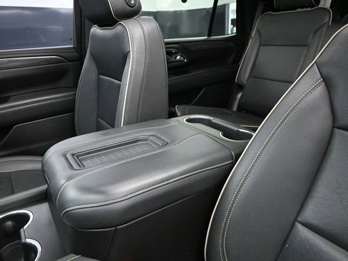 Used 2023 GMC Yukon SLT image 14